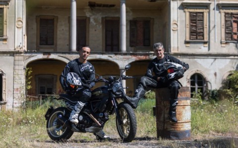 Ventiquattro ore alla guida di una Ducati Scrambler di serie su sterrato: nuovo record per Silvio Sabba e Valerio Boni