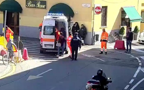 Pirata della strada investe un anziano e scappa