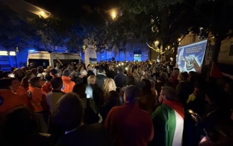 “Luci sulla Palestina”: medici dell’Uboldo in piazza per la palestina