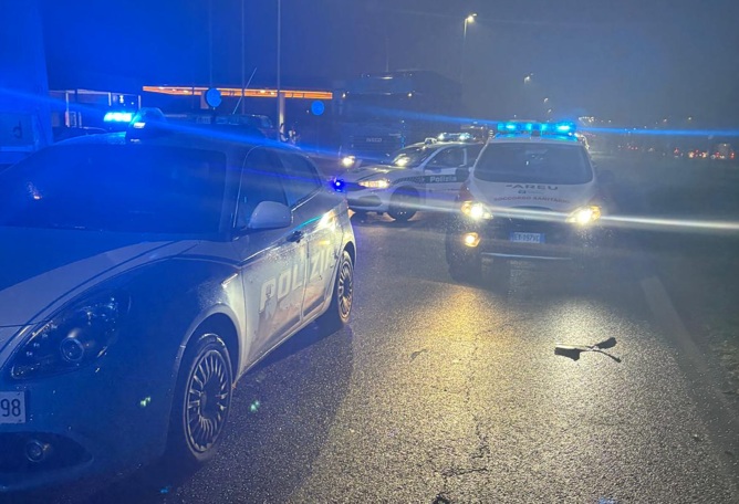 Ciclista travolto da un’auto, sotto shock l’automobilista che lo ha investito