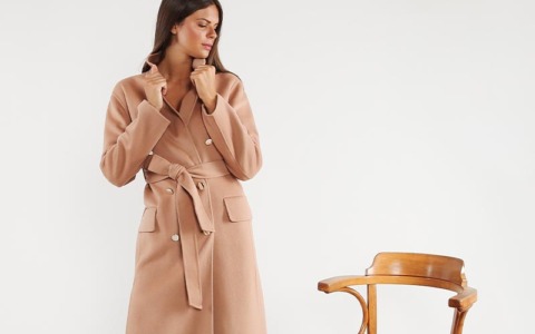 Come abbinare un cappotto donna firmato per un look impeccabile