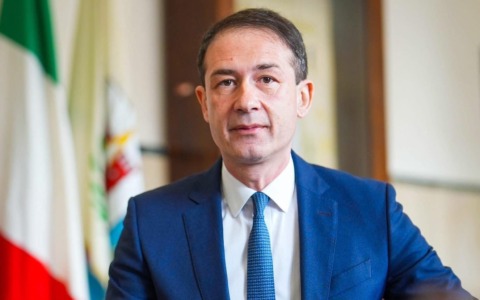 Emergenza sicurezza tra risse e atti vandalici: il sindaco chiede misure speciali al prefetto