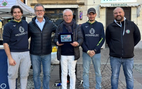 Sfilata di Alfa Romeo storiche in piazza: successo per l’evento targato MoviMelzo