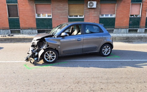 Positivo all’alcol test tampona un’auto sulla Provinciale, padre e figlio finiscono in Pronto soccorso