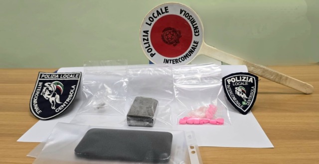 Operazione antidroga: la Polizia locale sequestra hashish ed ecstasy