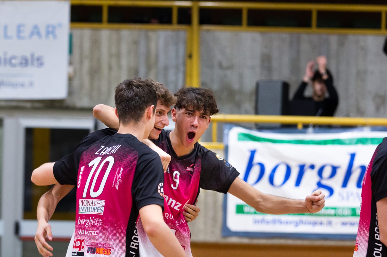 I Diavoli Rosa lottano fino all’ultima palla, ma alla fine si arrendono a Torino