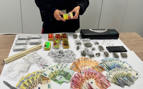 Lotta allo spaccio  a Melzo: pusher trovati con 1,5 chili di droga e 3.500 euro in contanti