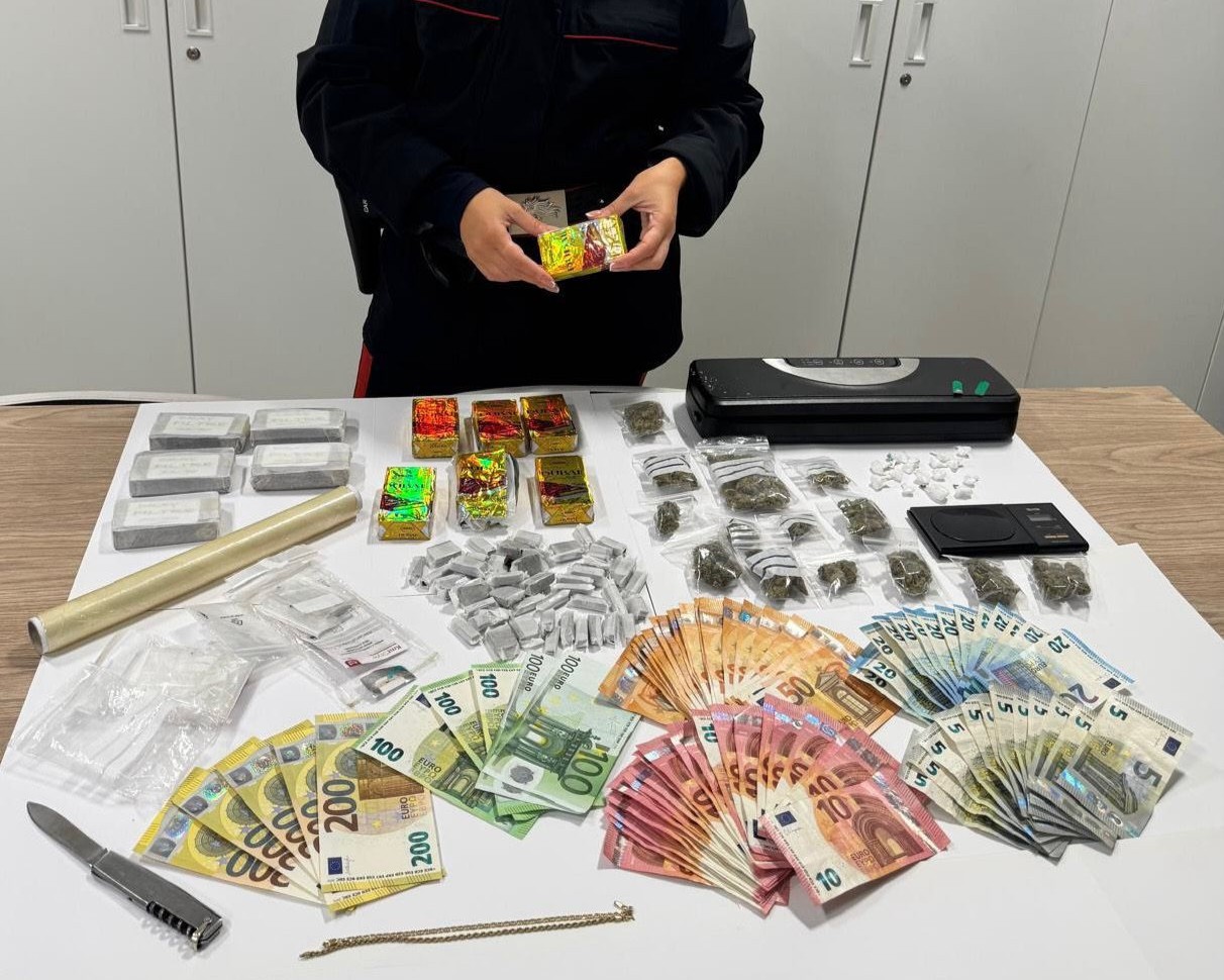 Lotta allo spaccio  a Melzo: pusher trovati con 1,5 chili di droga e 3.500 euro in contanti