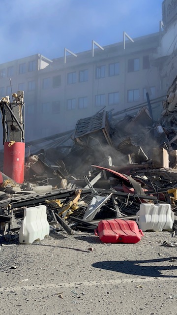 Il ritorno alla normalità dopo il crollo di parte del palazzo ex Impregilo