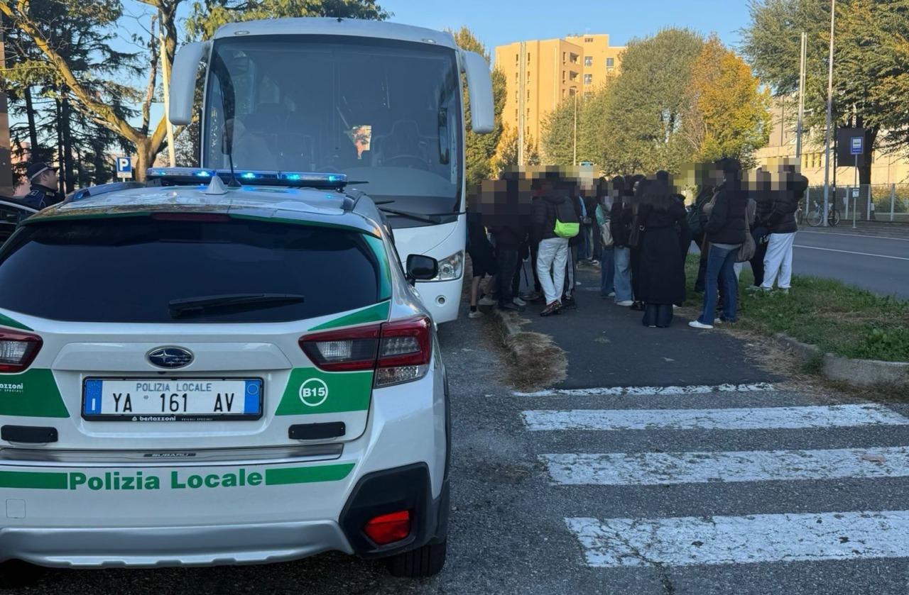 Gite sicure grazie ai controlli della Polizia Locale sui bus in partenza