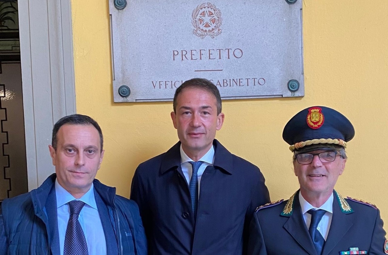 Emergenza sicurezza: controlli rafforzati, più poliziotti e minimarket chiusi alle 20