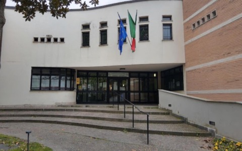 Uffici comunali “sfrattati” dall’attuale sede, ma c’è chi si oppone