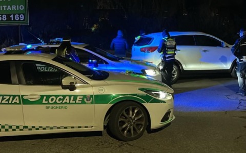 Tre ubriachi alla guida beccati in una notte: altrettante patenti ritirate e due denunciati