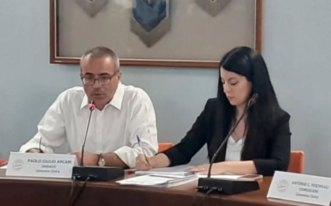 Debiti fuori bilancio: il sindaco punta il dito contro la disorganizzazione dell’ente