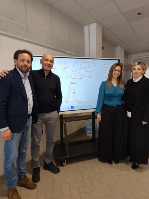 Consegnato il premio agli studenti che hanno vinto il concorso Cem Esplora