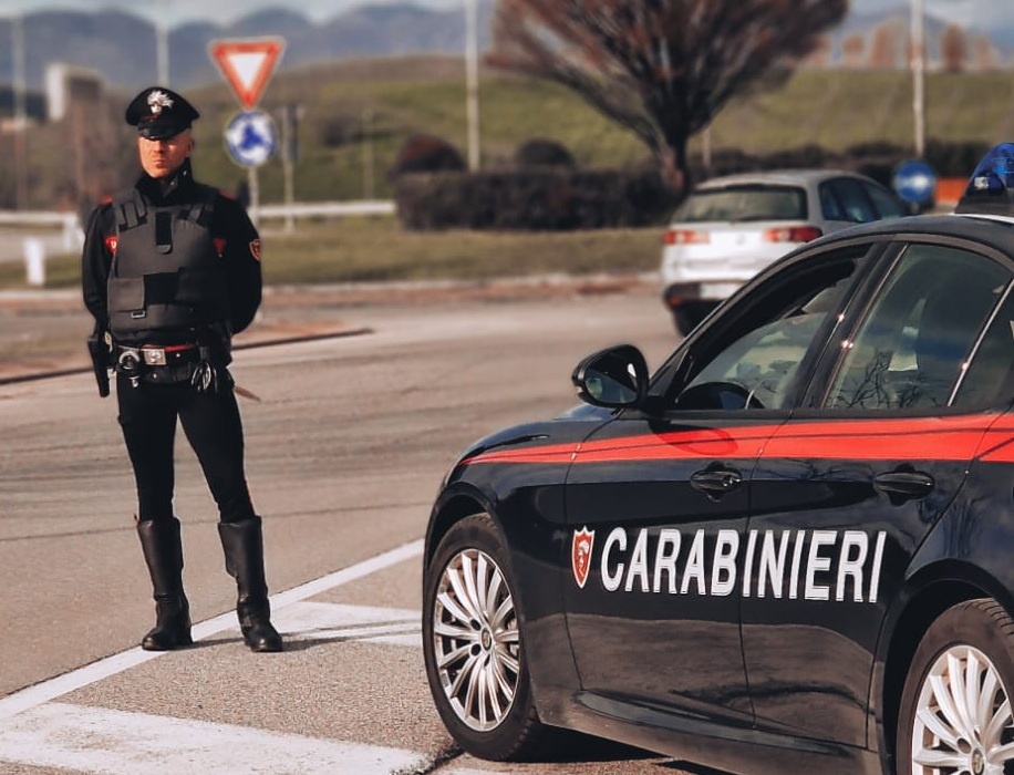 Mamma, papà e nonna a fare i furti nei supermercati con i bimbi di 2 e 4 anni