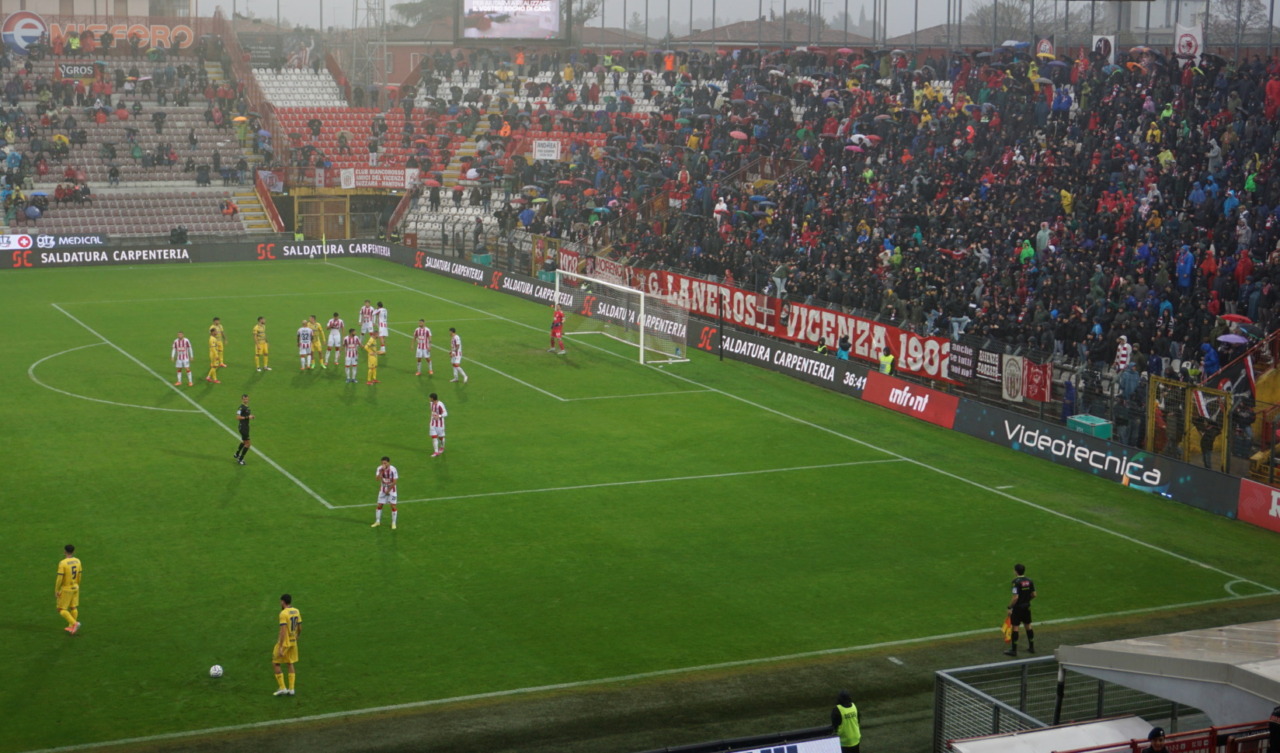 Giana beffata nel finale: la capolista Vicenza vince in pieno recupero