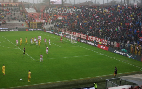 Giana beffata nel finale: la capolista Vicenza vince in pieno recupero