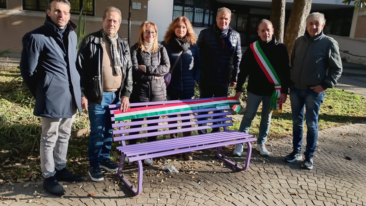 Epilessia, inaugurata la panchina viola a Cassano d’Adda