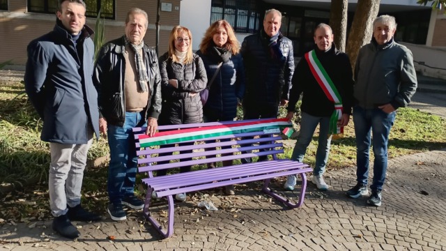 Epilessia, inaugurata la panchina viola a Cassano d’Adda