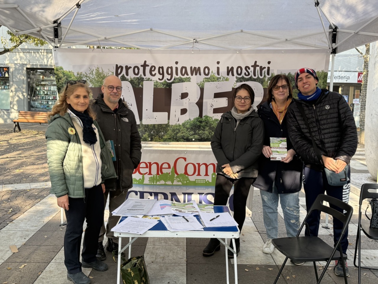 Via Don Sturzo: raccolta firme per fermare l’abbattimento dei bagolari