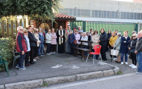 Da decenni veglia sulla città: nuove panchine per la Madonnina della Ca’ Storta