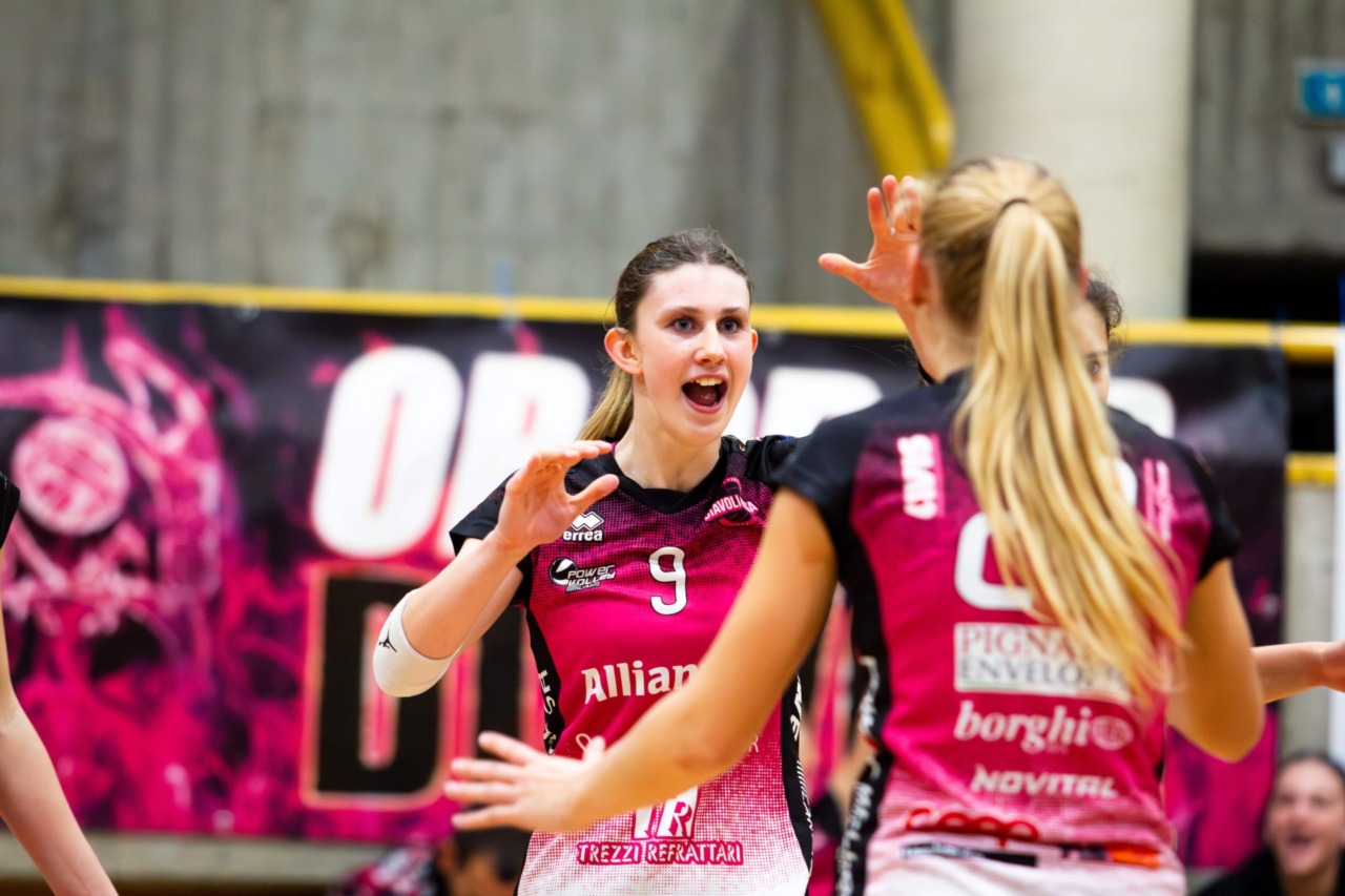 Un set e buone cose nello scontro con la “corazzata”: Diavoli Rosa sconfitte, ma non è tutto da buttare