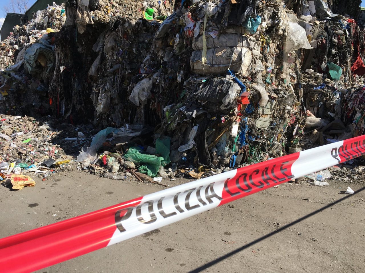 Gestione illecita di rifiuti: scoperto un vasto giro, 66 indagati tra loro anche un basianese e due masatesi