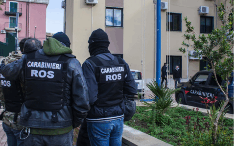 Arrestato minorenne jihadista pronto al martirio: aveva manuali per la costruzione di ordigni esplosivi