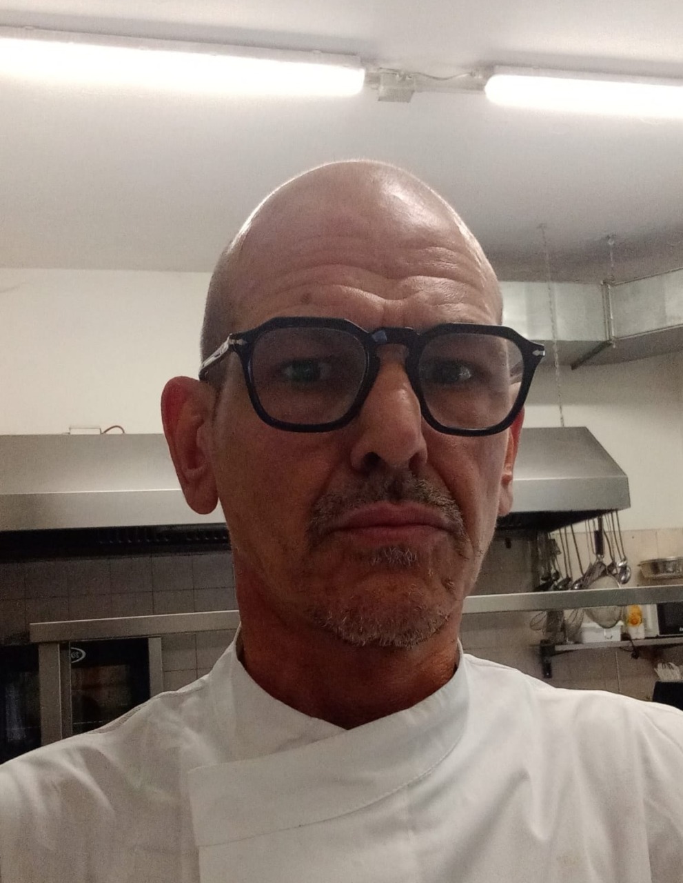 Il bar-ristorante Autharit cambia pelle: lo storico “Titty” lascia la gestione dopo trent’anni