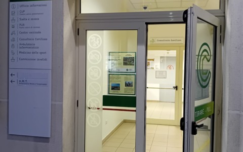 Un nuovo medico di famiglia prende servizio, ma è già tutto esaurito