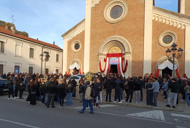 L’addio a Gessate a Clinton Sala, il 23enne morto in un incidente stradale a Stezzano