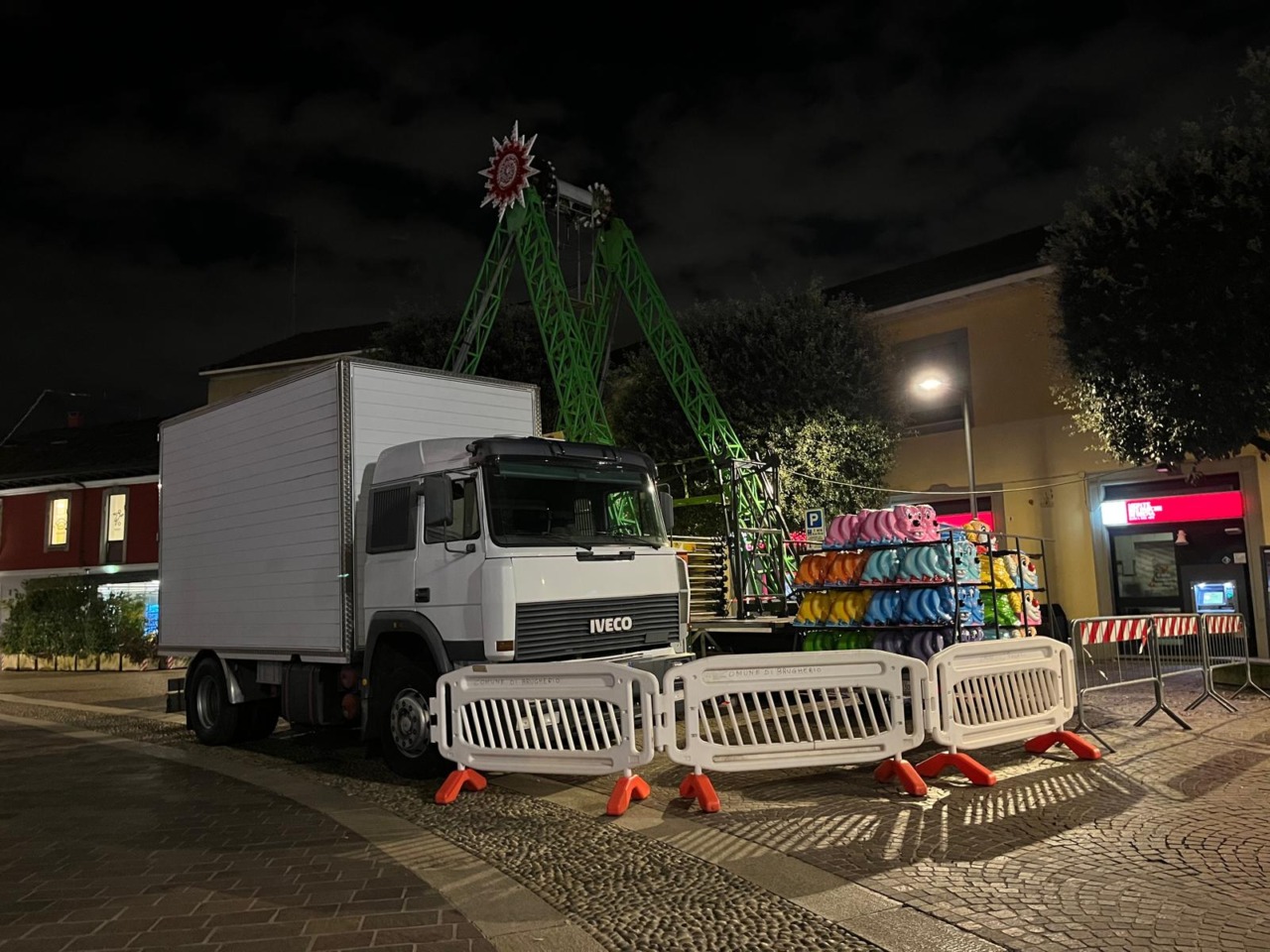 Il Natale è ormai alle porte  e (ri)spunta la ruota panoramica in piazza