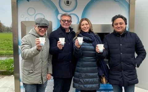 Liscia, frizzante e… gratuita: le case dell’acqua in città diventano cinque