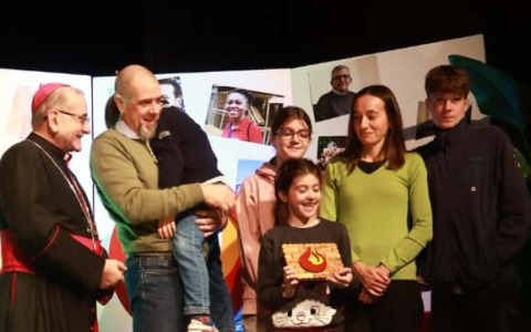 La famiglia Marovelli vince il premio “fuoco dentro” della Diocesi di Milano