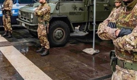 Incidente con una camionetta dell’Esercito: ferito un ragazzo di 21 anni