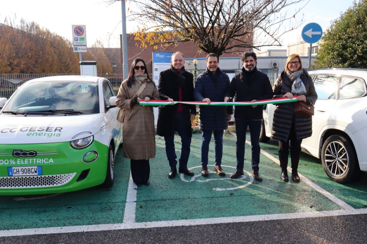 Una nuova colonnina di ricarica delle auto elettriche per Inzago: “Utilizzo in crescita del 40%”