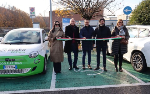 Una nuova colonnina di ricarica delle auto elettriche per Inzago: “Utilizzo in crescita del 40%”