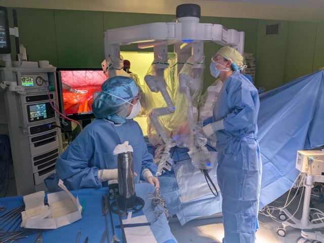 All’Asst Melegnano Martesana la prima operazione chirurgica con tecnologia robotica e anestesia spino-epidurale