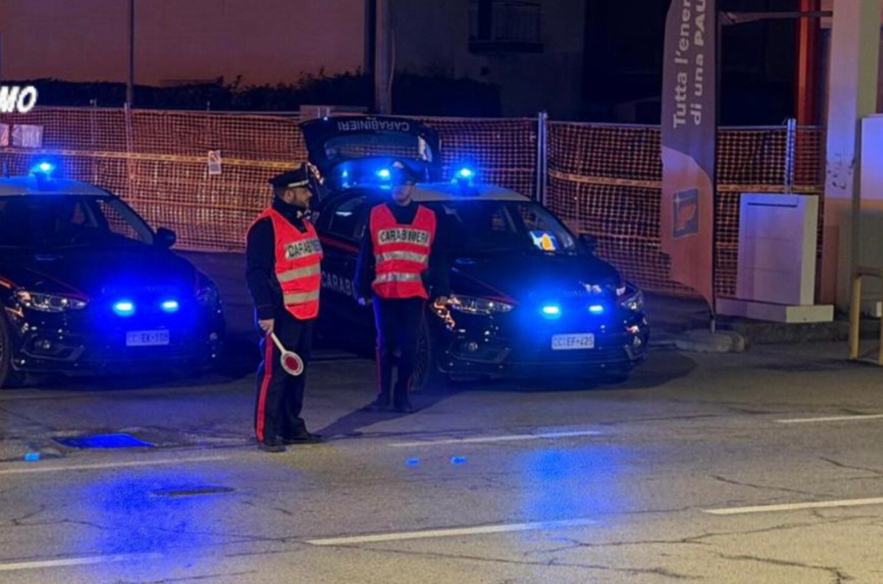 Minaccia la ex per farsi dare 2.500 euro: dall’altro capo della cornetta però ci sono i Carabinieri