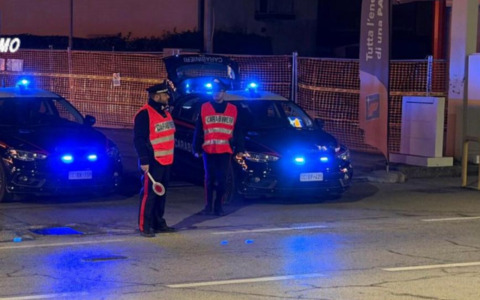 Minaccia la ex per farsi dare 2.500 euro: dall’altro capo della cornetta però ci sono i Carabinieri