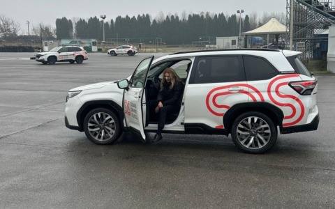 Derapate sul bagnato: anche la vicesindaca a scuola di guida sicura