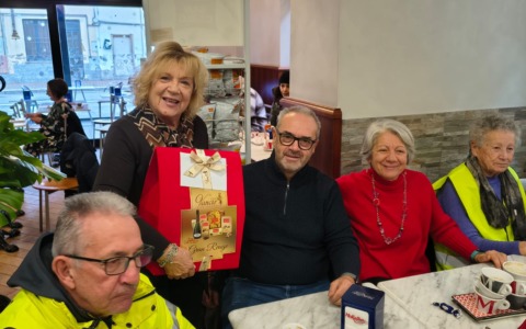 Scambio di auguri per i volontari pedibus Croce e Azzurra