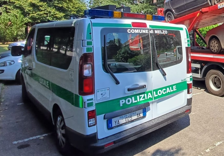 Senza revisione gli impongono il fermo dell’auto: trovato di nuovo alla guida, gli sequestrano il veicolo