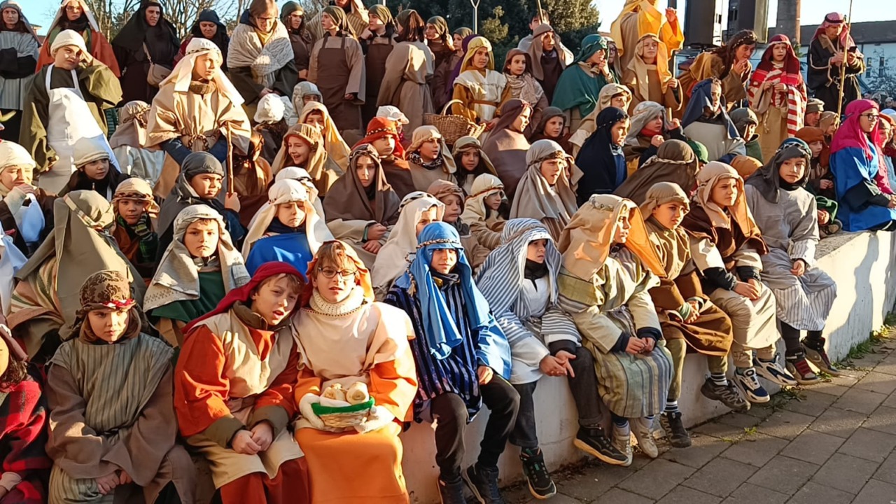 In tantissimi ad assistere al presepe vivente dell’Aurora Bachelet