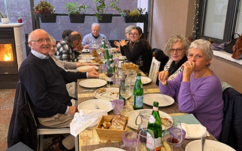 Clima festoso per il tradizionale pranzo dedicato alla terza età