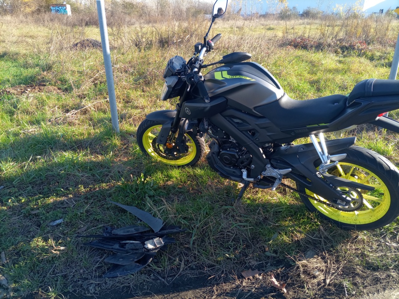 Scontro tra auto e moto a Grezzago, una 17enne finisce in ospedale