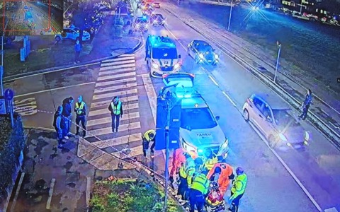 Investito davanti alla sede della Croce Bianca: paura per un uomo