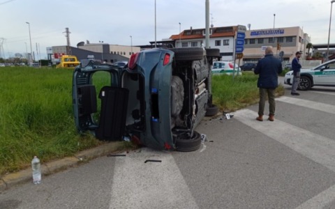 Immissioni nel “rotondone” ristrette, malumore degli automobilisti