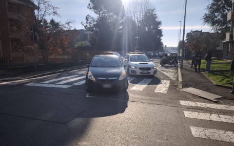 Anziano investito sulle strisce pedonali da un’auto: trasportato in ospedale